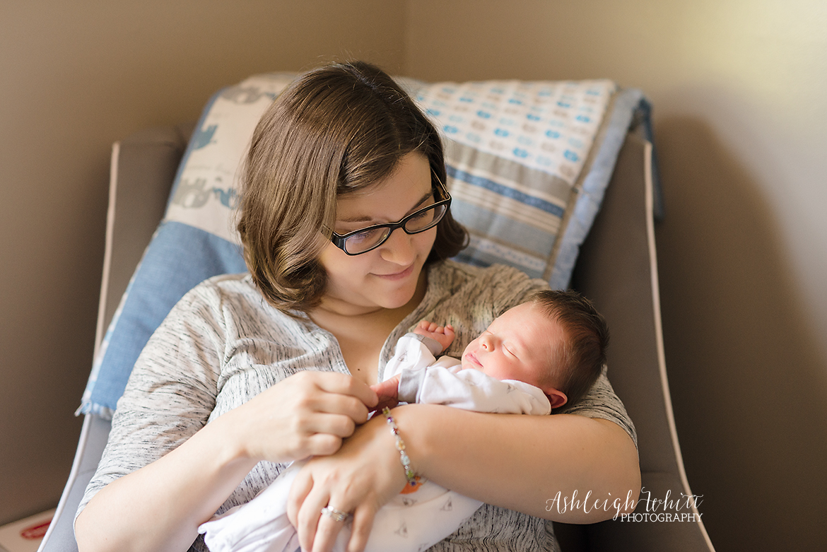 Cleveland Ohio Lifestyle Newborn Photographer