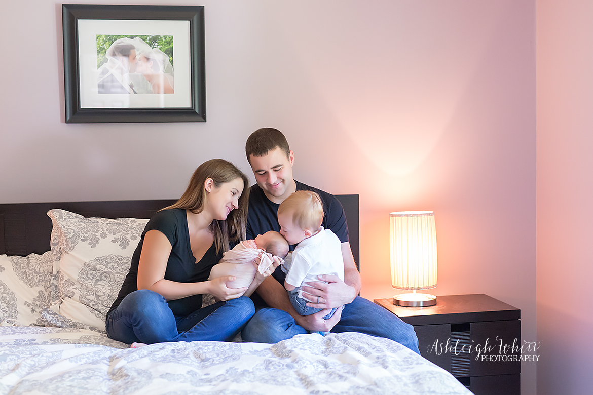 cleveland ohio lifestyle newborn photographer