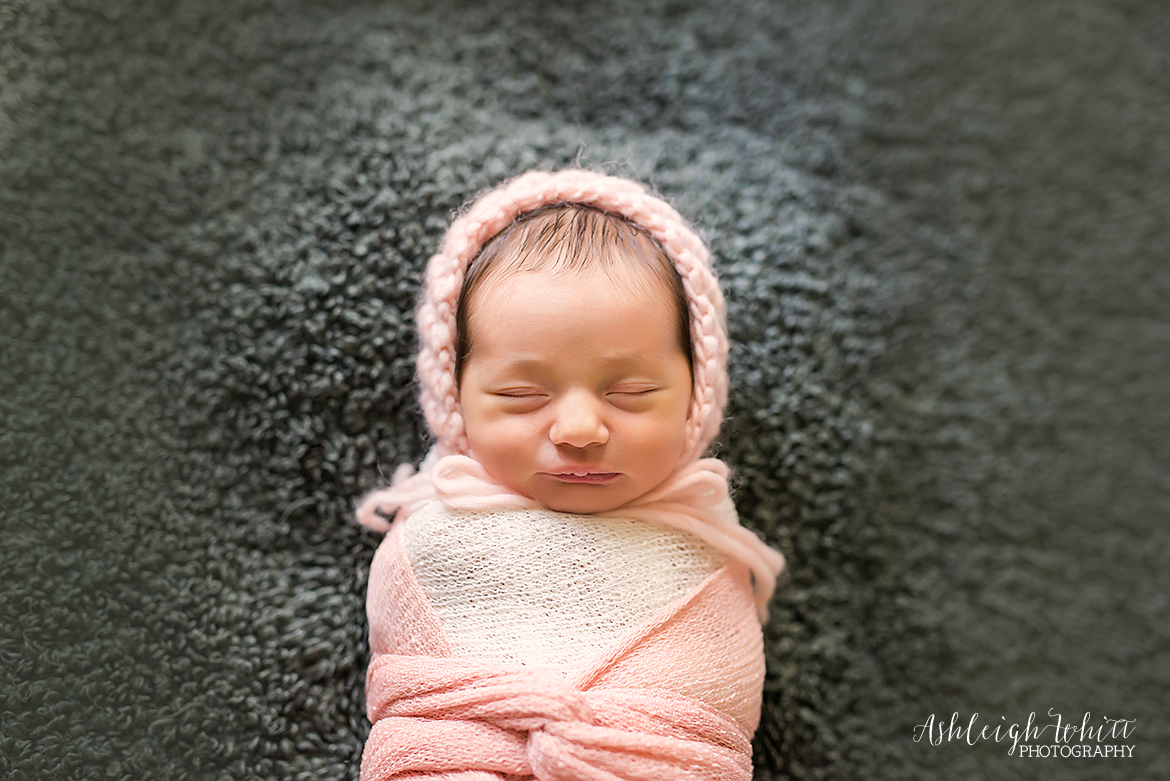 Cleveland Ohio Lifestyle Newborn Photographer