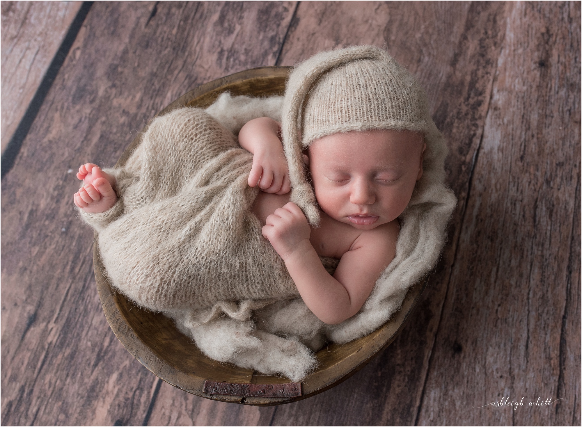 Hinckley Ohio Newborn Photographer