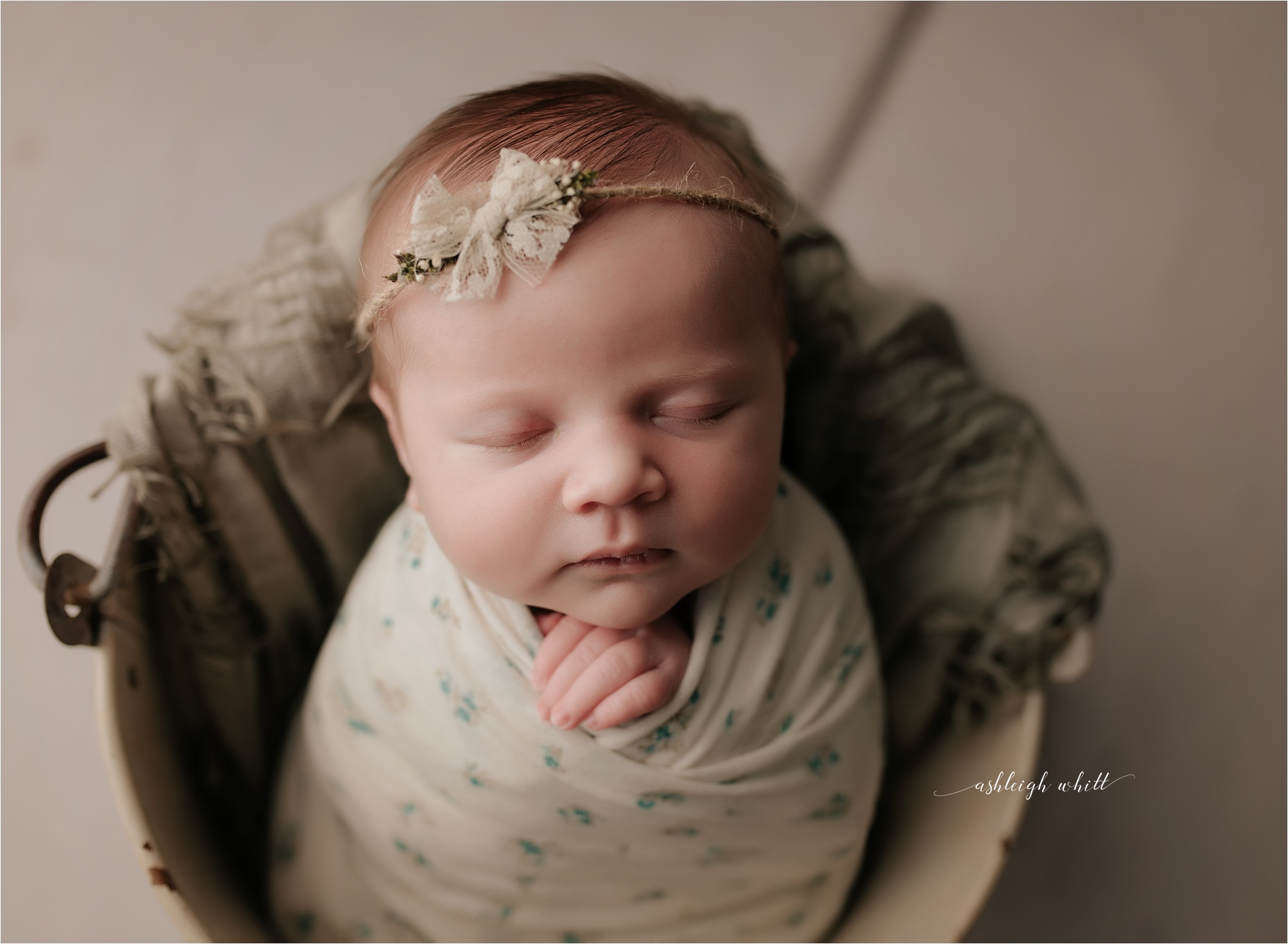 Cleveland Professional Newborn Photographer