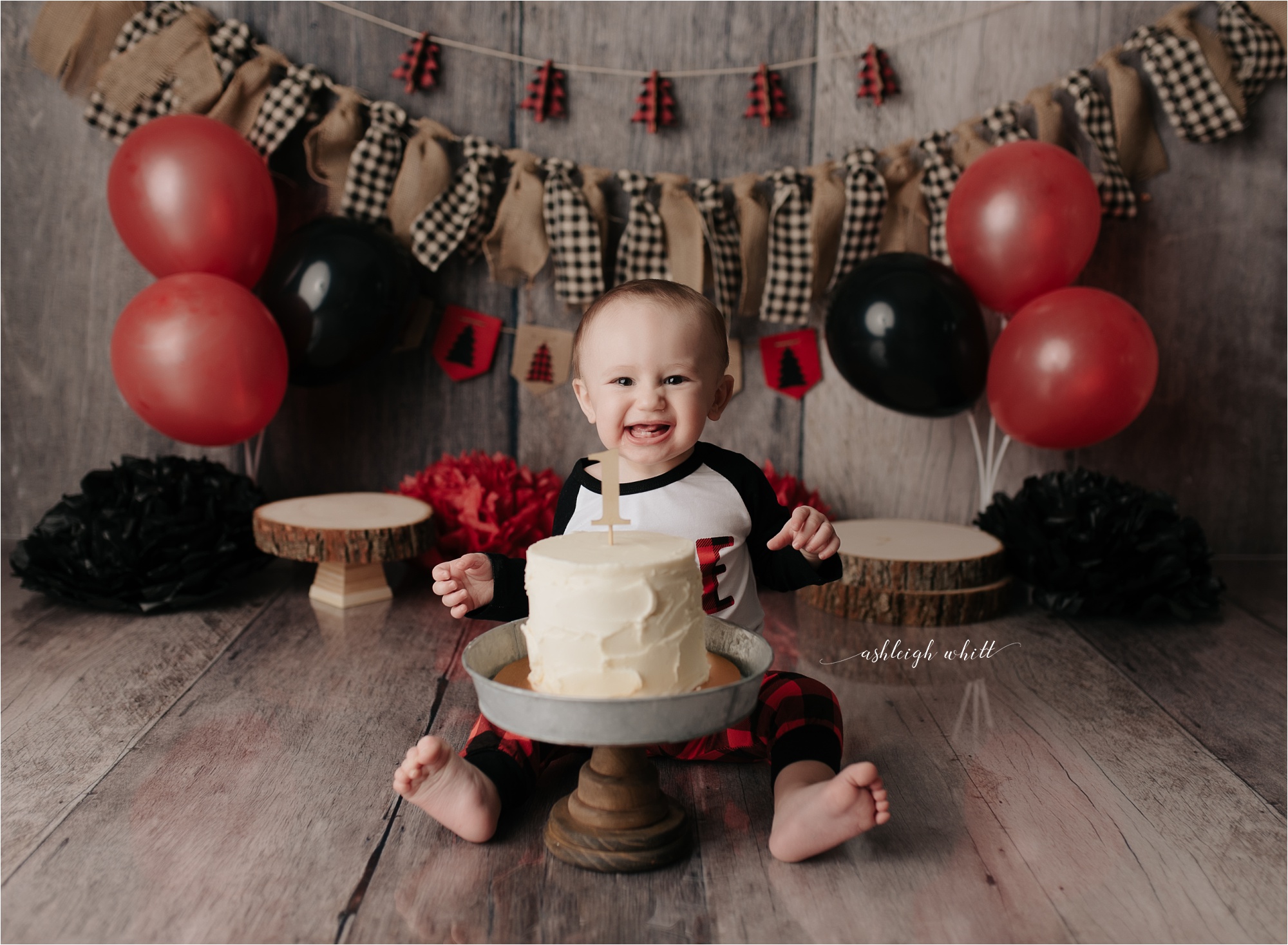 Strongsville Cake Smash Photographer