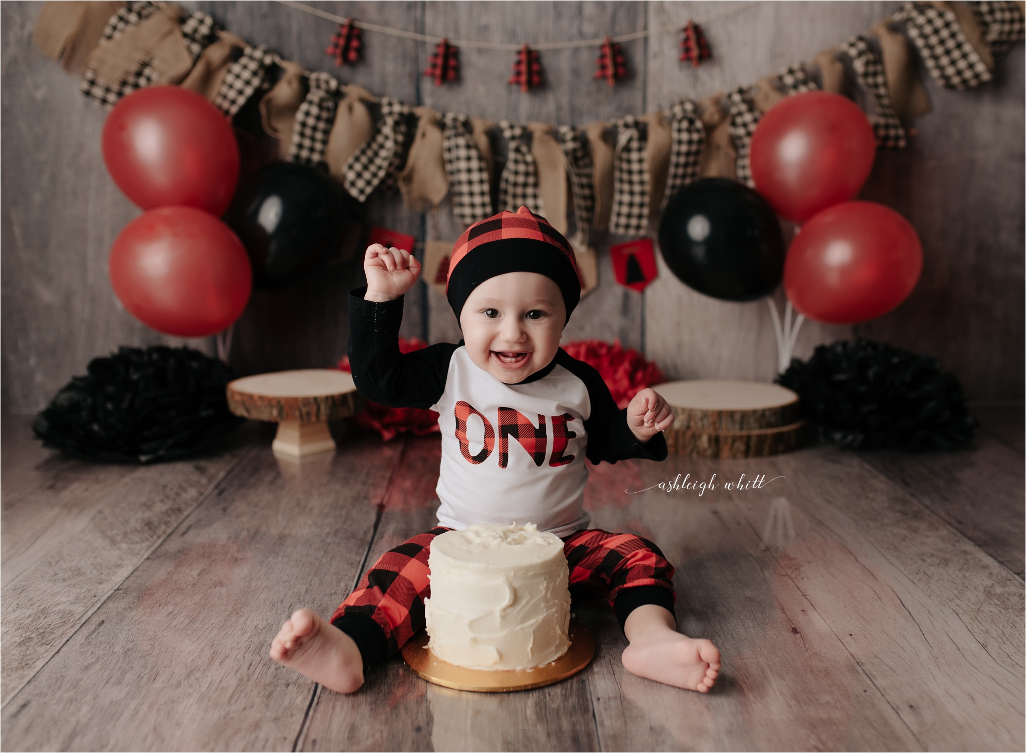 Strongsville Cake Smash Photographer