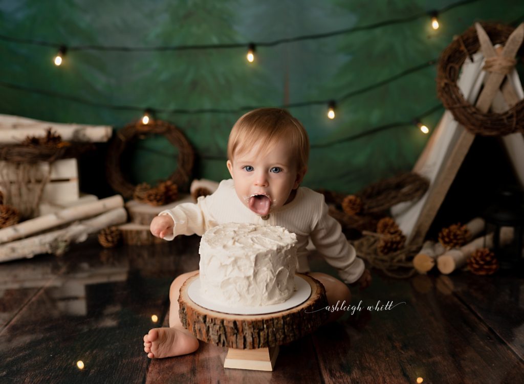 Brecksville Cake Smash Photographer