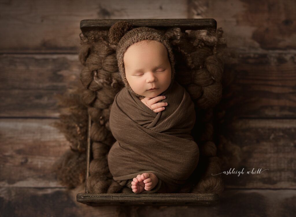 Newborn Photographer Brecksville