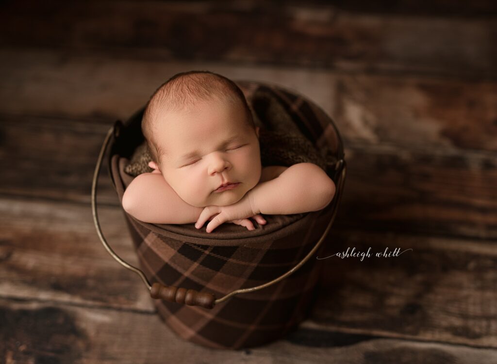 Newborn Photographer Brecksville